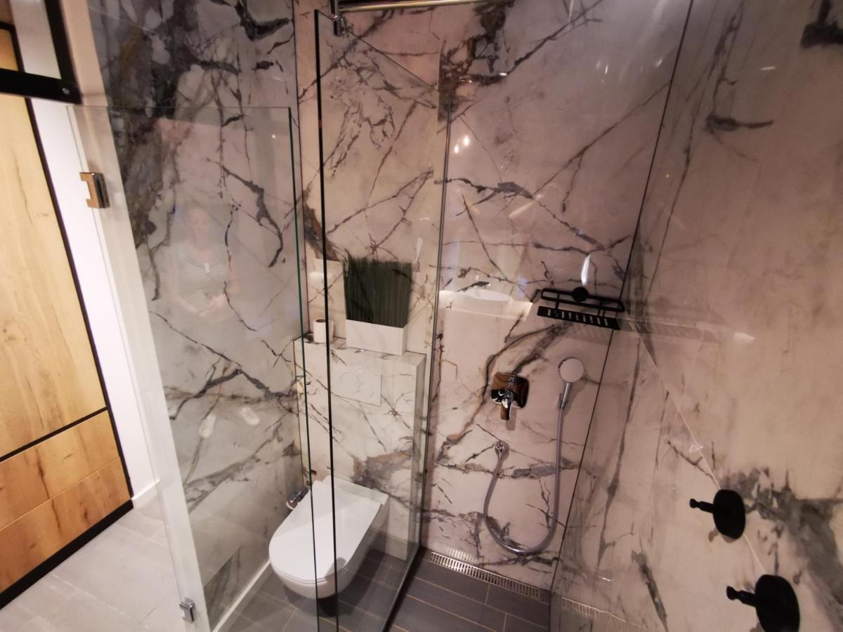 Apartament And Marinac *