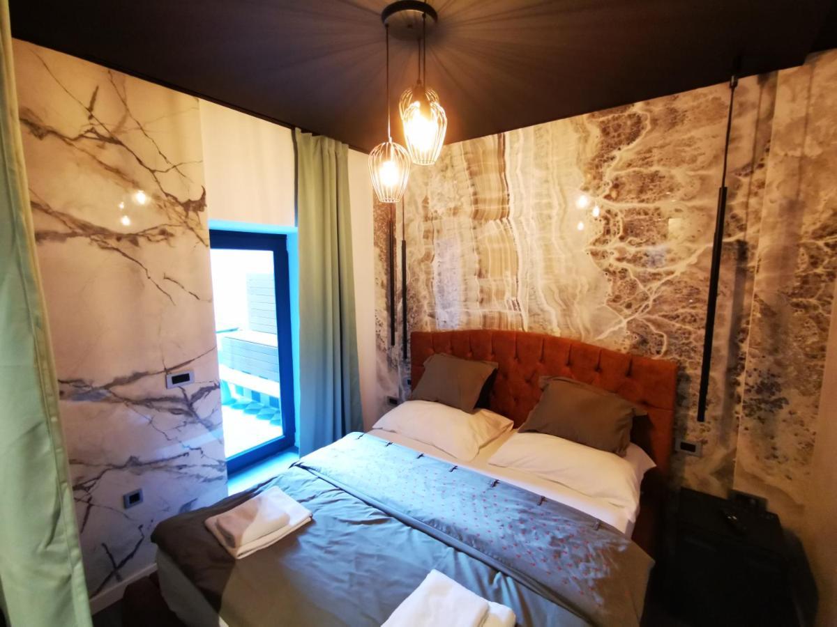 Appartement And Marinac *